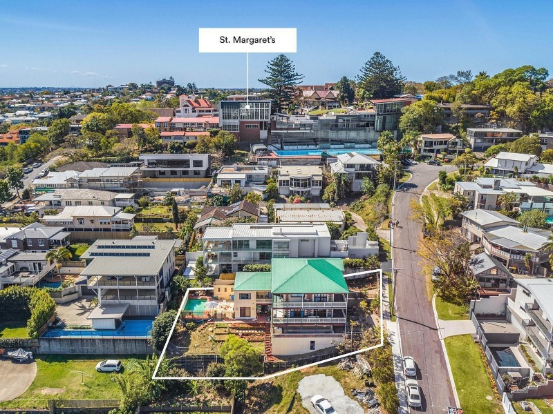 4 Comus Avenue, Ascot QLD 4007