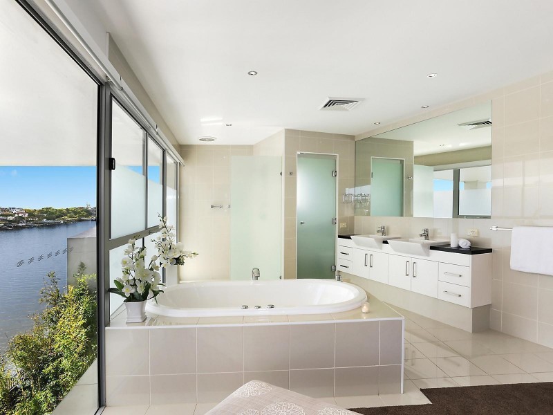 3 & 5 Laidlaw Parade, East Brisbane QLD 4169