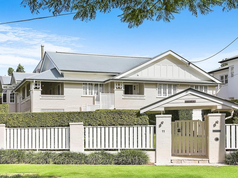 11 Eblin Drive, Hamilton QLD 4007