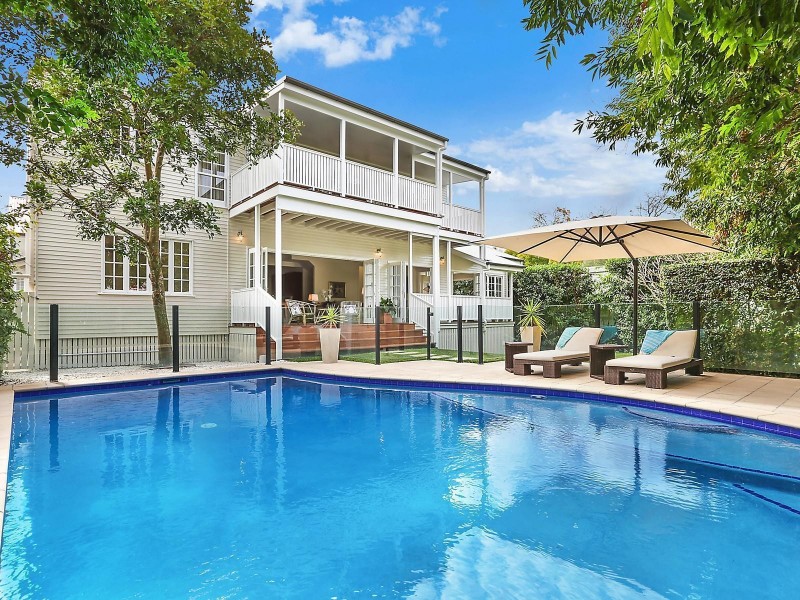 11 Eblin Drive, Hamilton QLD 4007