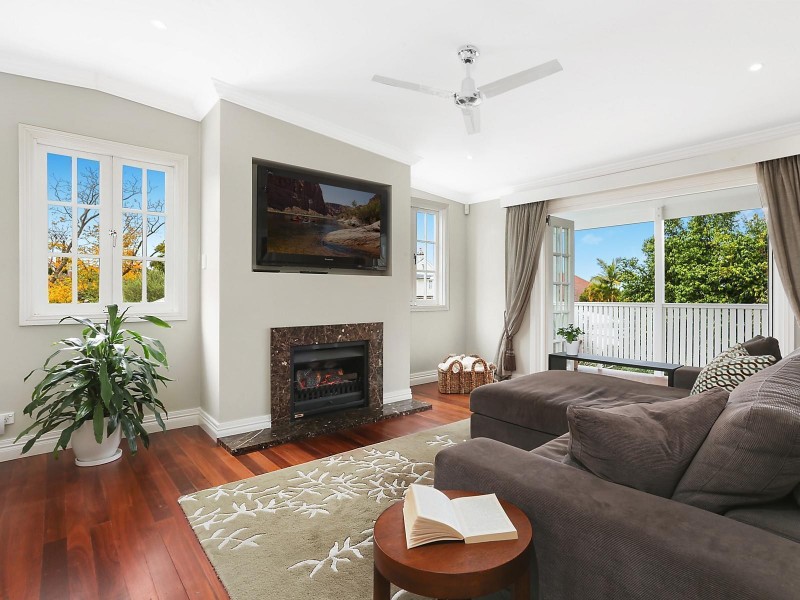 11 Eblin Drive, Hamilton QLD 4007