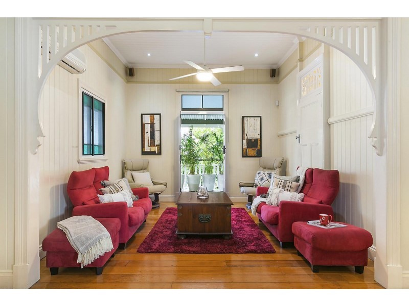 23 Lockerbie Street, Kangaroo Point QLD 4169