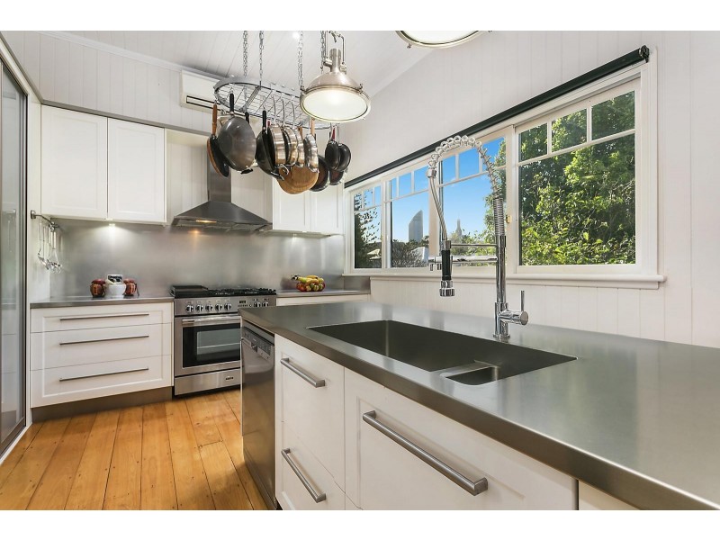 23 Lockerbie Street, Kangaroo Point QLD 4169
