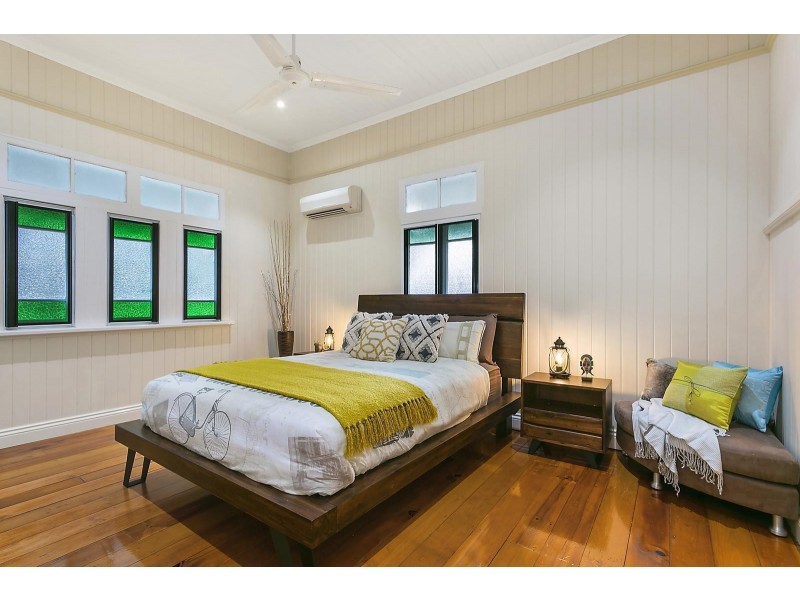 23 Lockerbie Street, Kangaroo Point QLD 4169