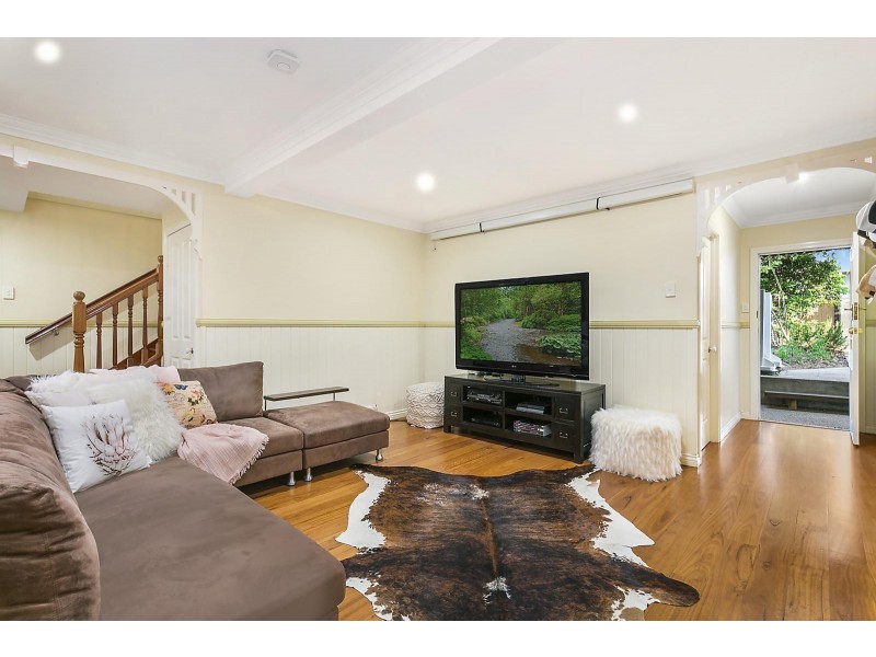 23 Lockerbie Street, Kangaroo Point QLD 4169