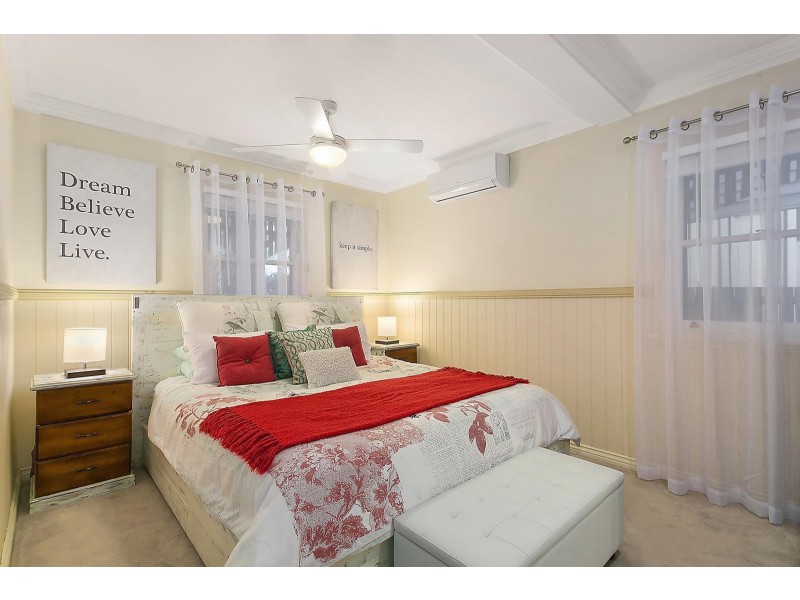 23 Lockerbie Street, Kangaroo Point QLD 4169