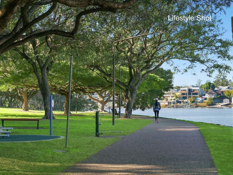 1A/172 Oxlade Drive, New Farm QLD 4005