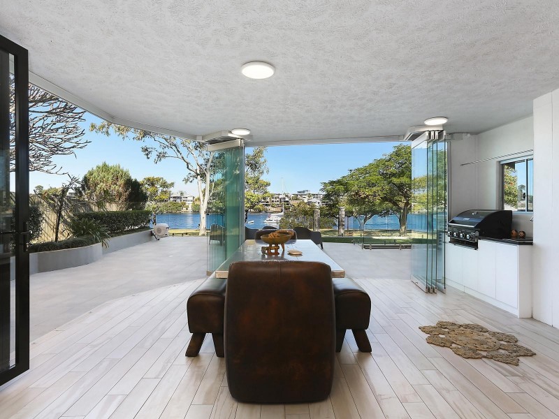 1/110 Oxlade Drive, New Farm QLD 4005