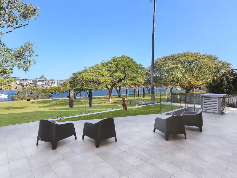 1/110 Oxlade Drive, New Farm QLD 4005