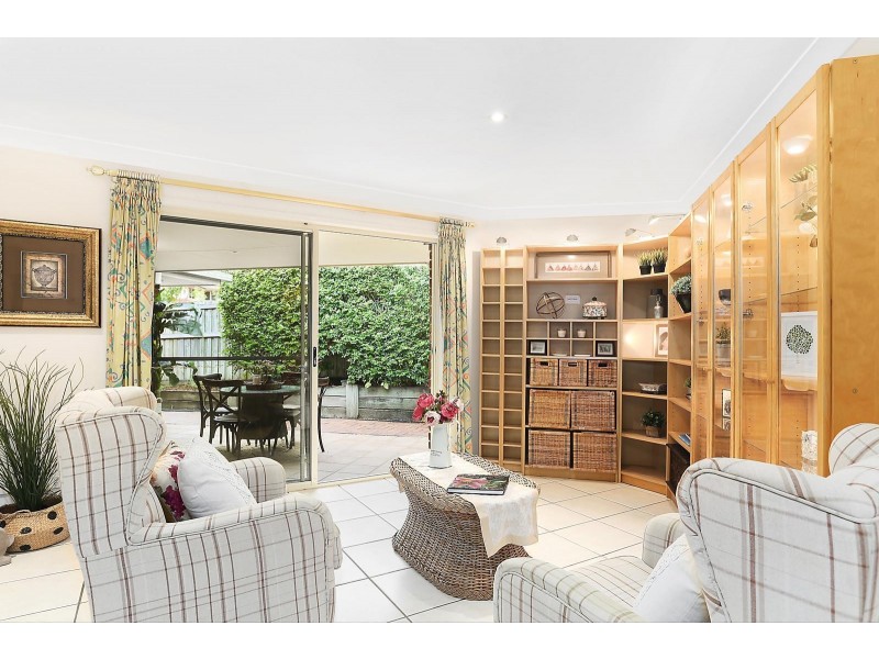 8 Bolton Close, Brookfield QLD 4069