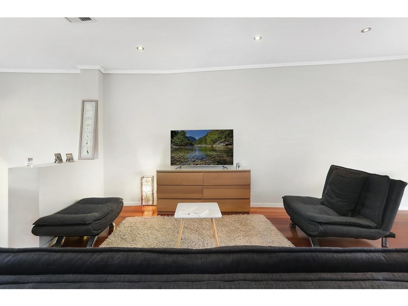 3/8 Corrie Street, Norman Park QLD 4170