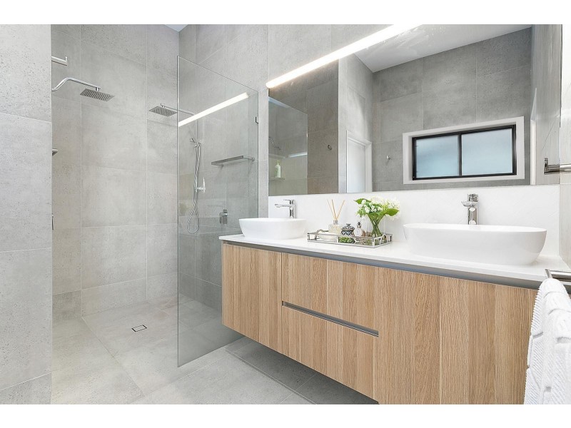 89 Hillside Crescent, Hamilton QLD 4007