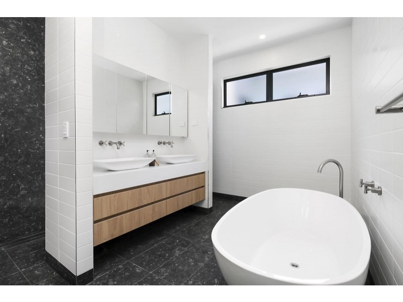 64 Annie Street, New Farm QLD 4005