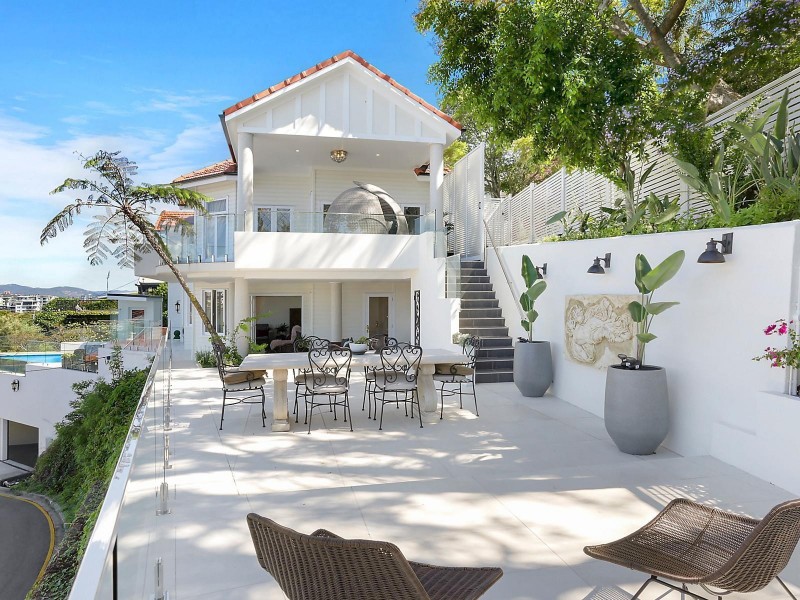 24 Hillside Crescent, Hamilton QLD 4007