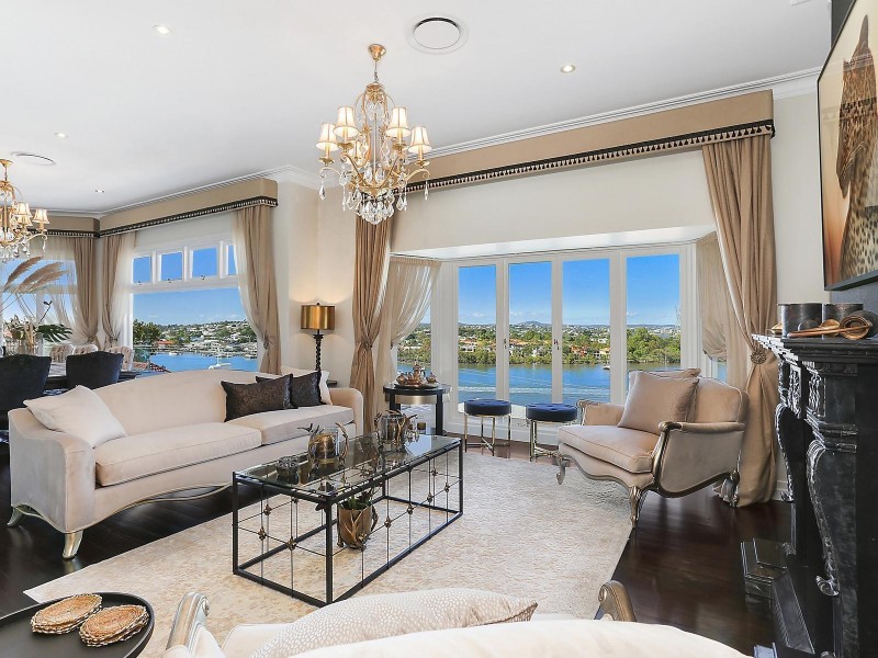 24 Hillside Crescent, Hamilton QLD 4007