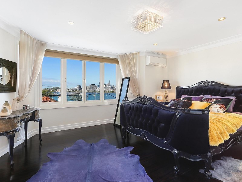 24 Hillside Crescent, Hamilton QLD 4007