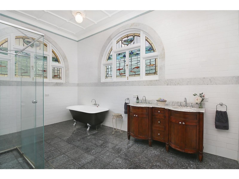 60 Riverview Terrace, Hamilton QLD 4007