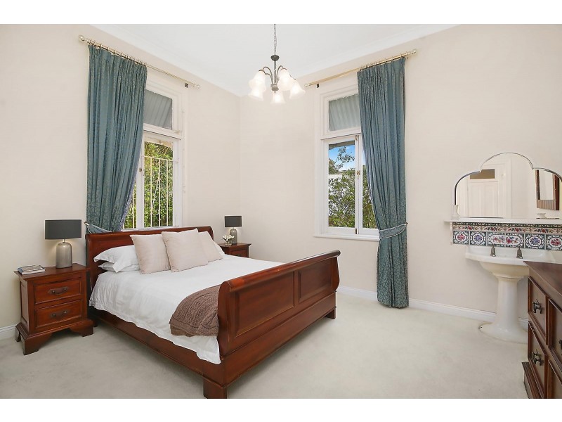 60 Riverview Terrace, Hamilton QLD 4007