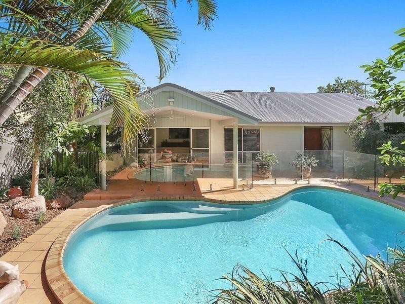 12 Chapel Hill Road, Chapel Hill QLD 4069