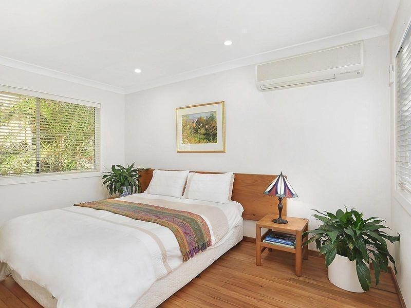 12 Chapel Hill Road, Chapel Hill QLD 4069