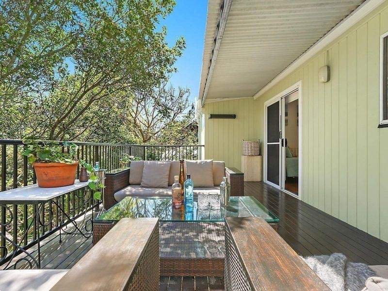 12 Chapel Hill Road, Chapel Hill QLD 4069