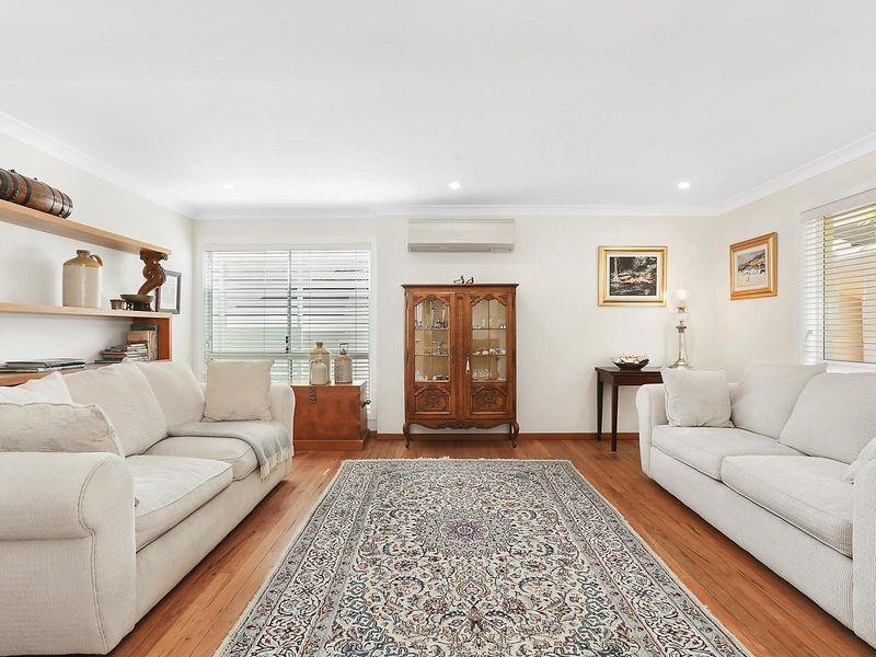 12 Chapel Hill Road, Chapel Hill QLD 4069