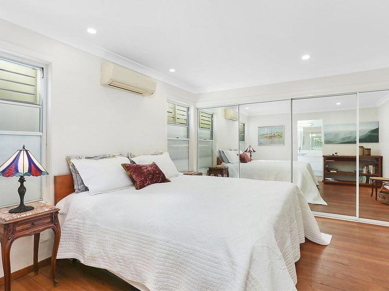 12 Chapel Hill Road, Chapel Hill QLD 4069