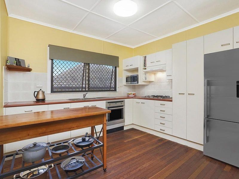 12 Welch Street, Clontarf QLD 4357