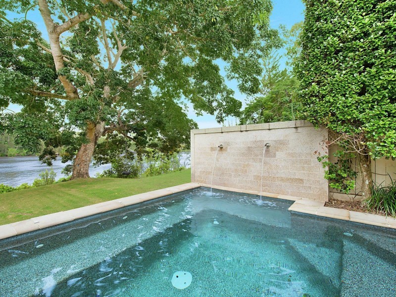 9 Aranui Street, Yeronga QLD 4104