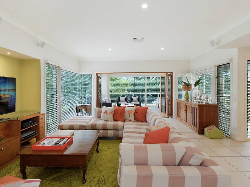 9 Aranui Street, Yeronga QLD 4104