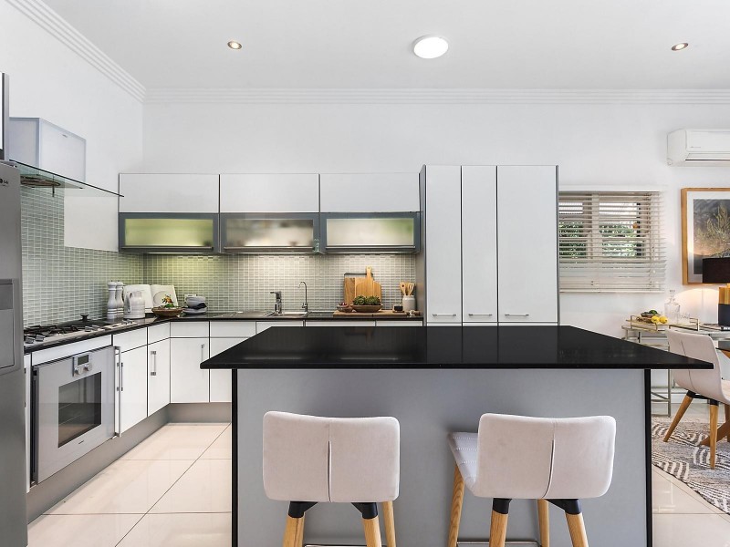 30 Copeland Street, Milton QLD 4064