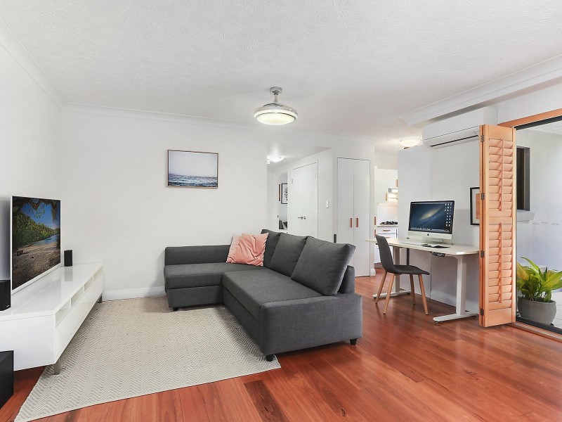 2/74 Old Pittwater Road, Brookvale NSW 2100