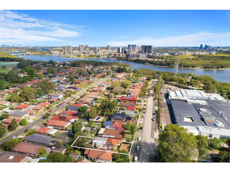 111 Wharf Road, Melrose Park NSW 2114