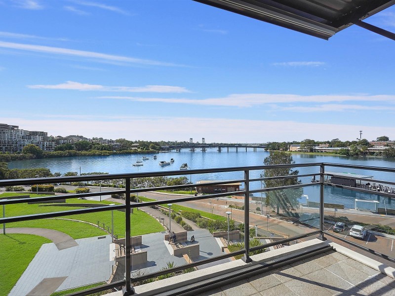 8/2 Bay Drive, Meadowbank NSW 2114