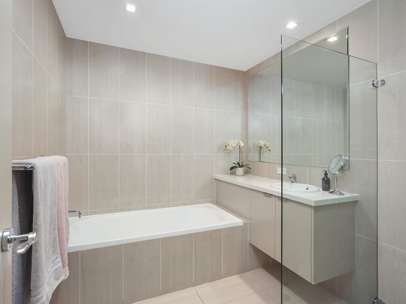8/2 Bay Drive, Meadowbank NSW 2114