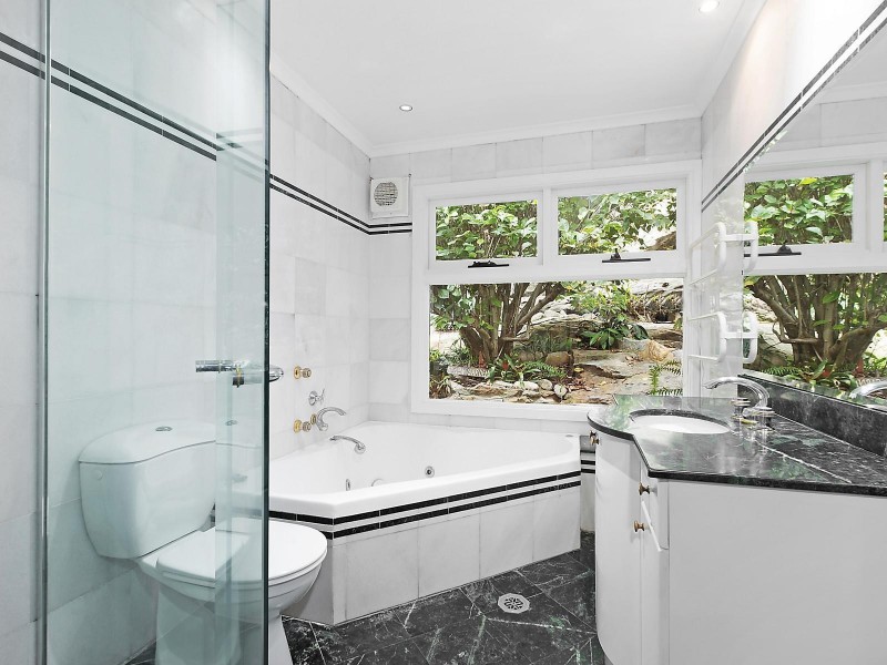 12 Bronhill Avenue, East Ryde NSW 2113