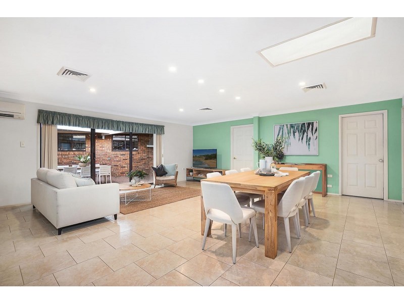 5 Chippenham Place, Chipping Norton NSW 2170