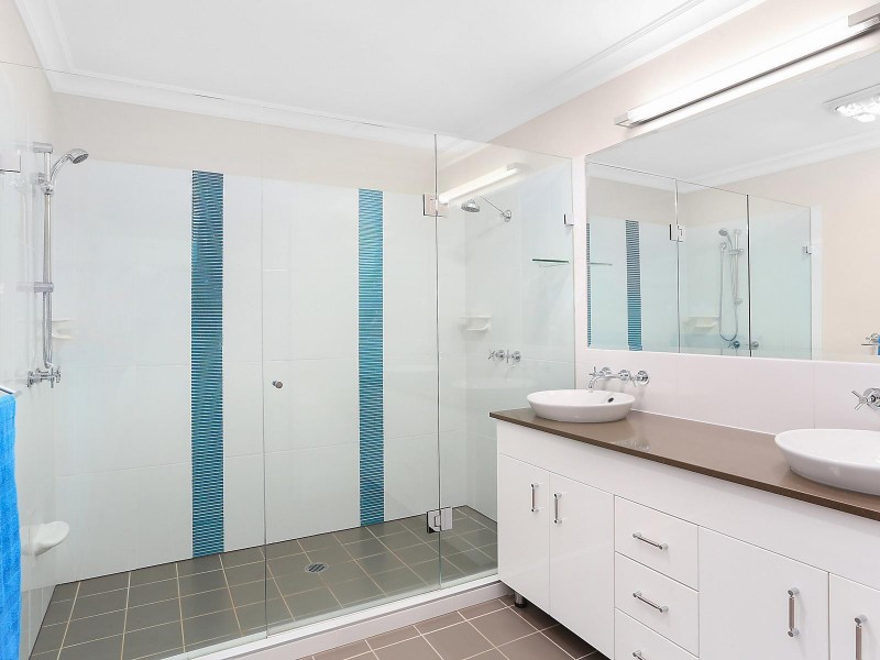 75 Carnavon Crescent, Georges Hall NSW 2198