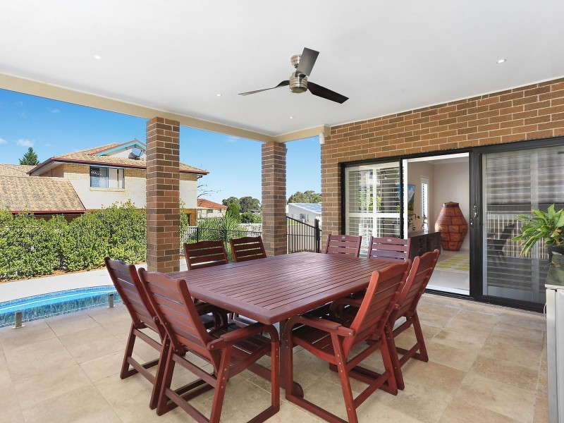 75 Carnavon Crescent, Georges Hall NSW 2198