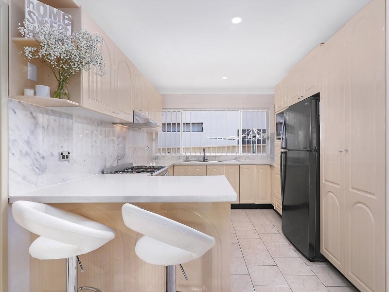 5 Islington Crescent, Greenacre NSW 2190