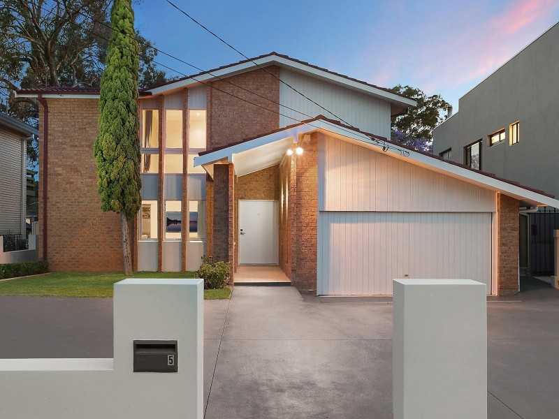 5 Islington Crescent, Greenacre NSW 2190