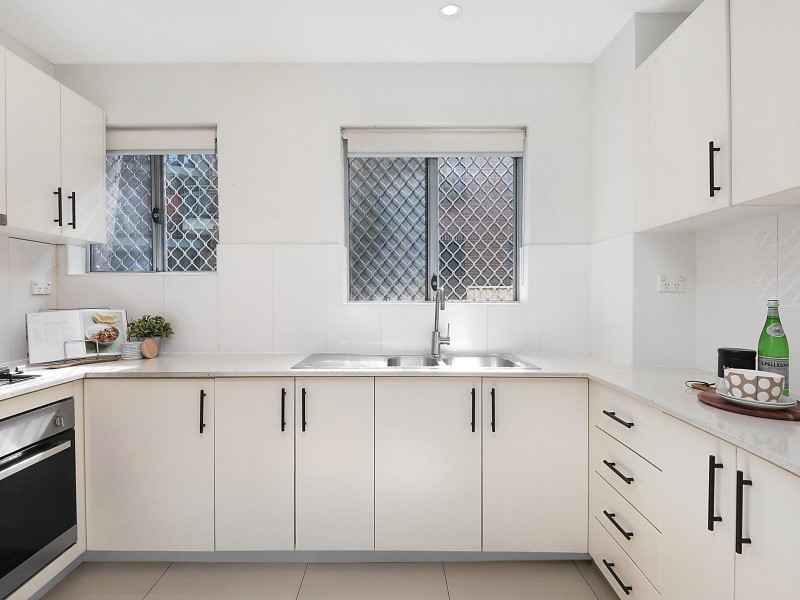 8/58 Cairds Avenue, Bankstown NSW 2200