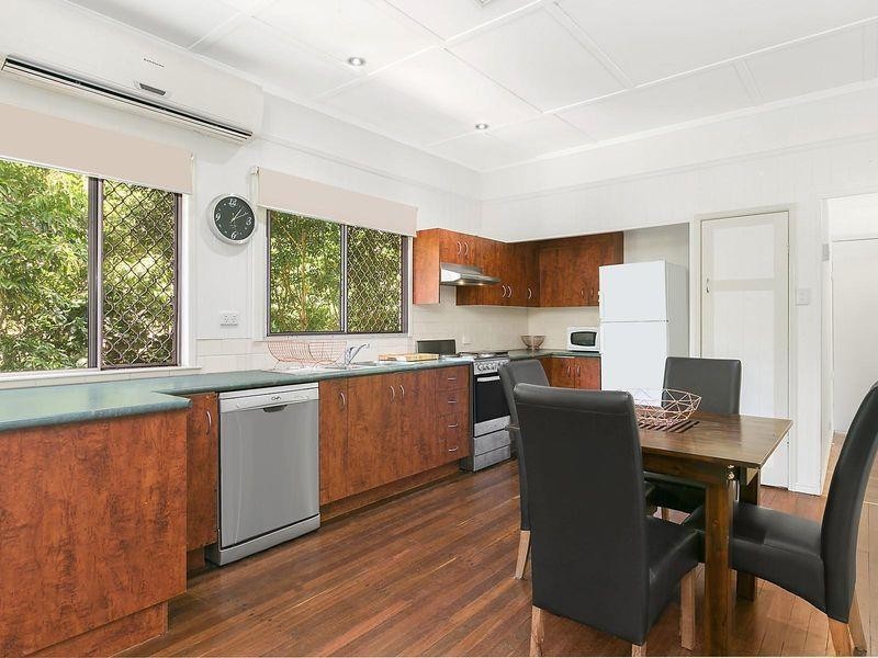 100 Park Street, Park Avenue QLD 4701