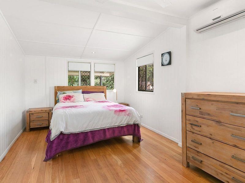 100 Park Street, Park Avenue QLD 4701