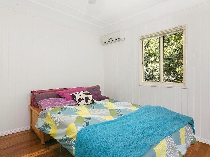 100 Park Street, Park Avenue QLD 4701