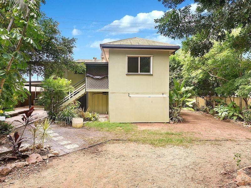 100 Park Street, Park Avenue QLD 4701