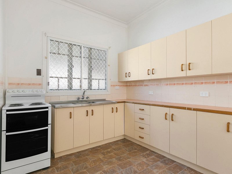 322 East Street, Depot Hill QLD 4700