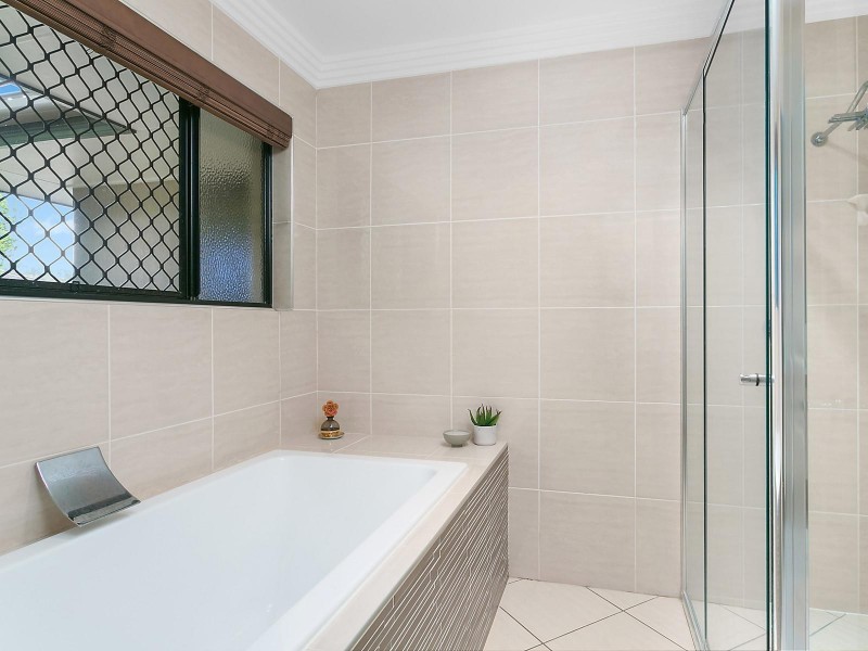 16 Treefern Terrace, Frenchville QLD 4701