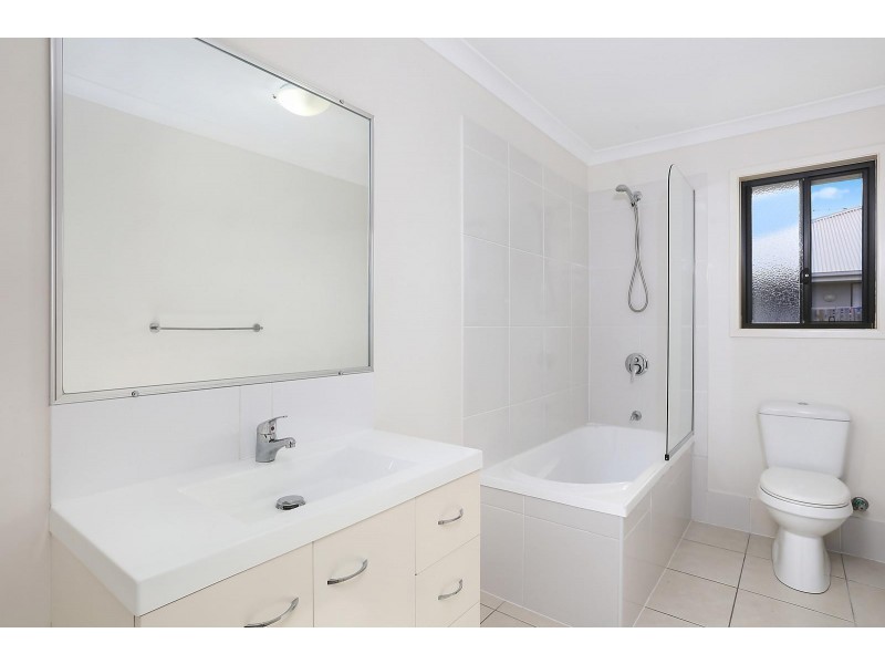 4 Marc Crescent, Gracemere QLD 4702