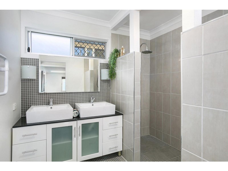 338 Agnes Street, The Range QLD 4700